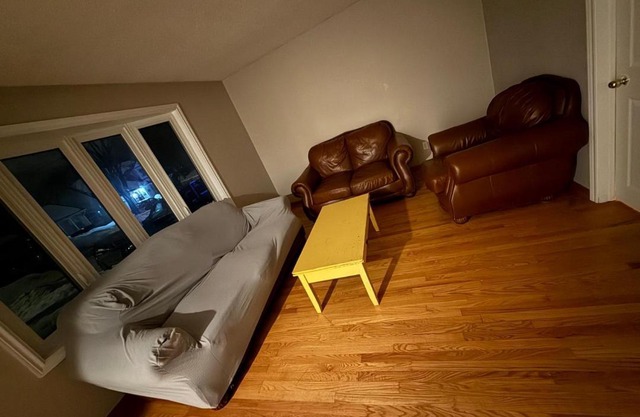 STAY AT FLAT CAD 39- Next to Airport, Transit, Park