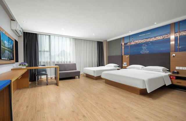 Stay at Guilin Downtown