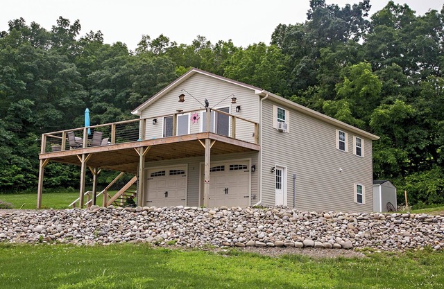 Stay Awhile — Your Cozy Lakeview Escape on Lamoka Lake