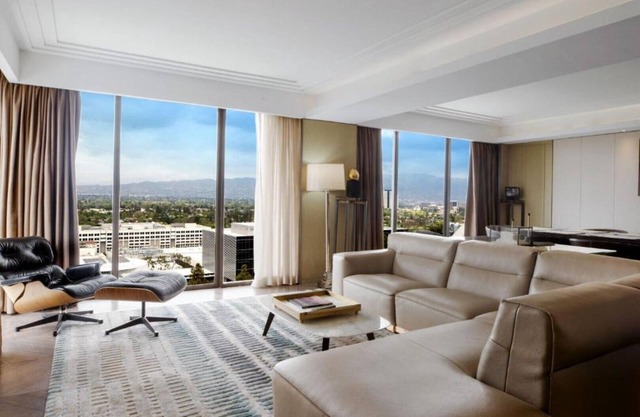 Stay close to the park at our Universal Hollywood hotel
