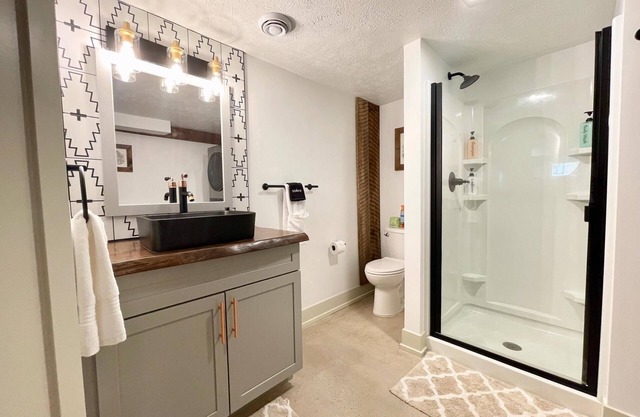 Stay Historical - Boiler Maker Office Turns Vacation Destination - Suite B