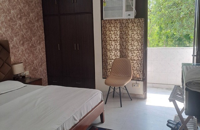 Übernachten Sie im vornehmen Zentrum von Delhi in der Nähe des Stadtzentrums, familienfreundlich, privat.