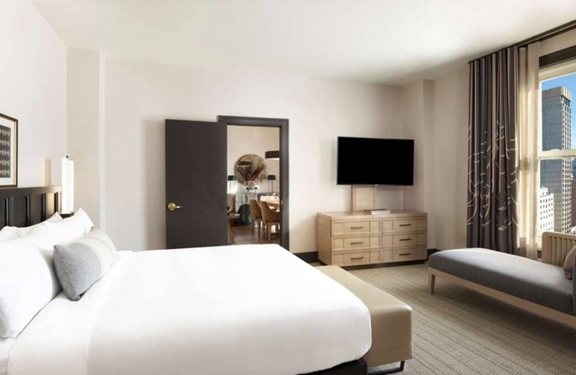 Stay in San Francisco's Finest! Pets are Allowed Here, Close to Union Square!
