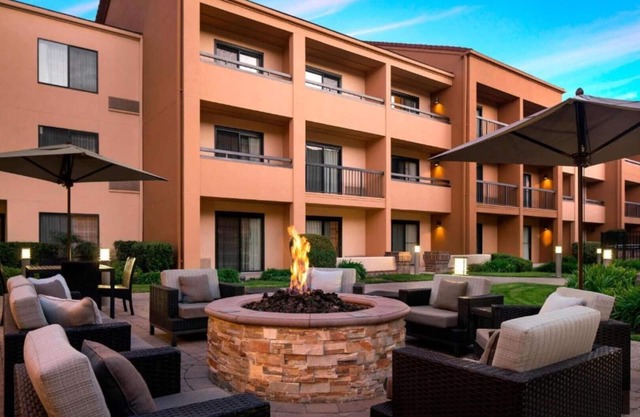 Stay in Style at our Hotel in Cupertino, CA