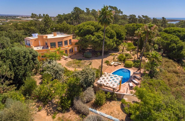 Stay in the property of your dreams at Meia Lua in Pinheiro