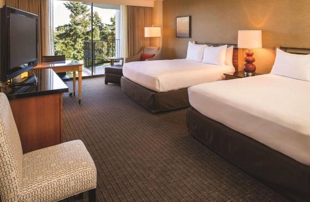 Stay minutes from SeaTac Airport