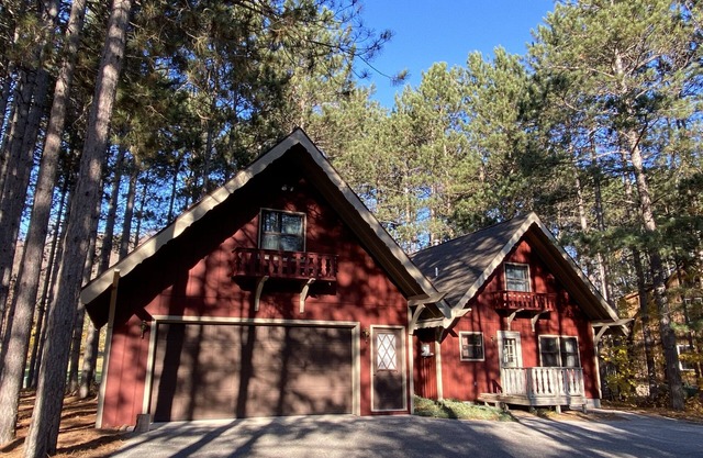 Uriges 3-bd-Schweizer Chalet im Herzen des Crystal Mountain Village