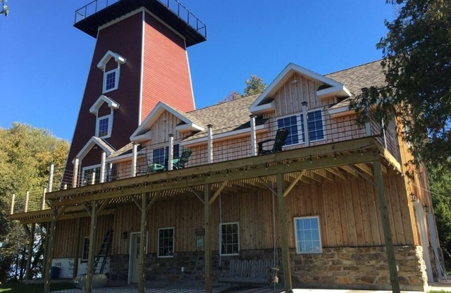 Stay on the St Lawrence River in a Tower!