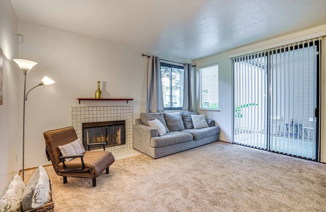 Stay & Play: Bay Area Condo w/ Community Pool!