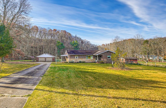Stay & Play: West Virginia Country Home!