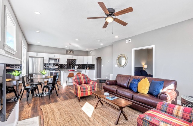 Stay STL-Huge Cheery 1BR-In Unit W/D-Parking