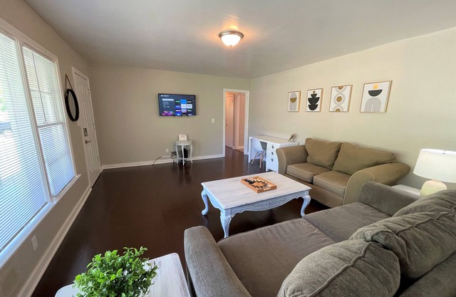 Stay @ The Orchid - Remodeled & 13 Minutes to DT