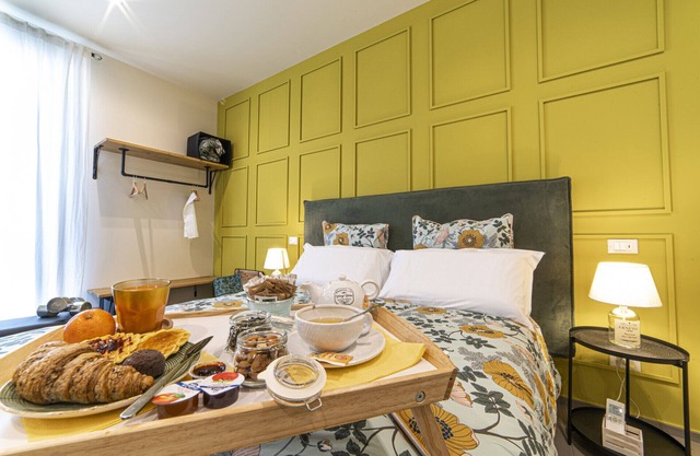 Übernachten Sie im Komfort-Doppelzimmer mit eigenem Bad und Balkon.
