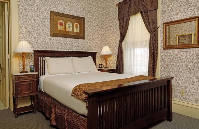 Stay with us and you'll see why we are ranked #1 lodging in Kalamazoo, MI.
