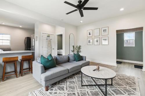 StayAE Downtown - 1BR Apartment, Second Floor