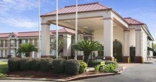 Staywell Suites
