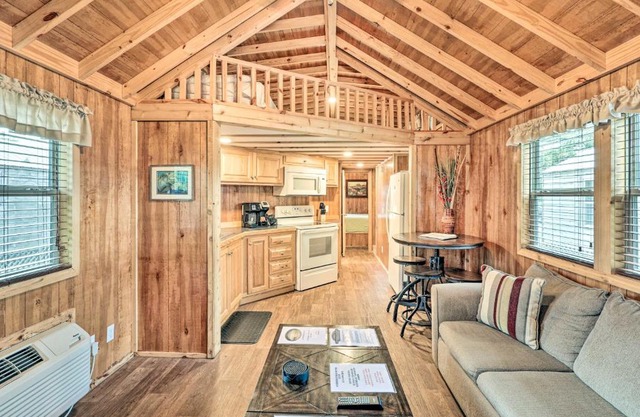 Steinhatchee Cottage 3 with Boat Dock Access!