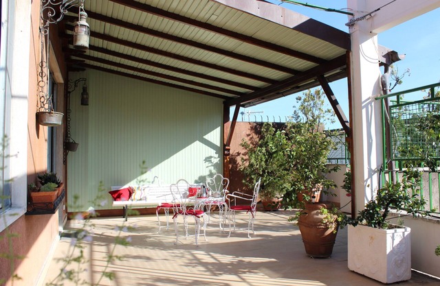 große helle wohnung und große terrasse