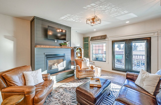 Stellar Craig Apartment - Walk to Restaurants!