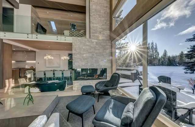Stellar Jay Chalet | Modern, Golf Course, 4 min drive to Village
