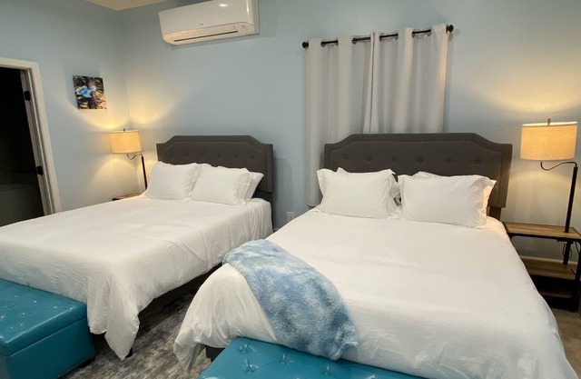 Wrightwood Bed and Breakfast Stellar Jay Suite