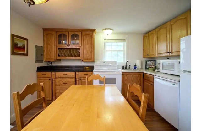 Step into history & unwind at Spring apt a charming 🏡 at the❤️of NYHudson Valley
