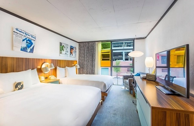 Steps away from Fenway Park! 4 Pool View Units with Balcony! Pets Allowed, Pool!