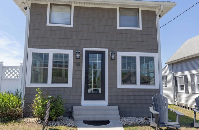 Steps Away From The Beaches & Ocean in Old Lyme.