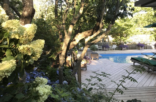 Nur wenige Schritte vom Strand mit Central Air und beheiztem Pool