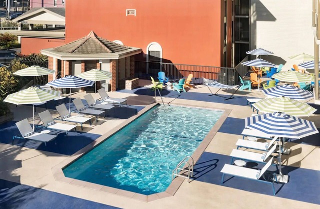 Steps from Fisherman's Wharf | Stunning City View Room | Pool Access