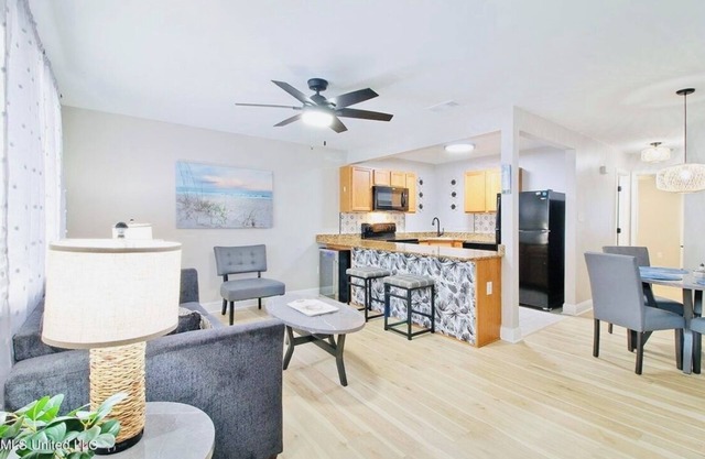 Steps from the beach & Newly Renovated!