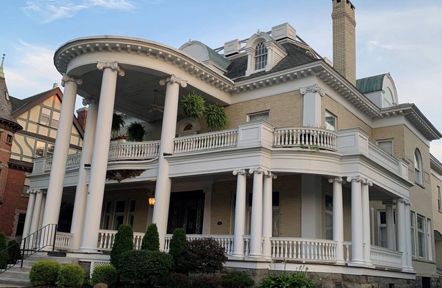 Steps from track and downtown AVAILABLE BELMONT WEEK!