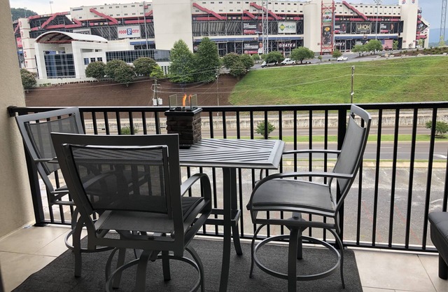 Eigentumswohnung nur wenige Schritte vom Bristol Motor Speedway entfernt!