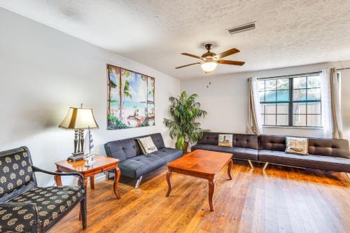 Steps to Beach Carrabelle Family Home with Patio!