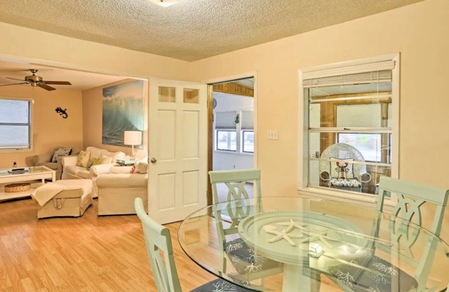 Steps to beach|Pet friendly|Fenced yard