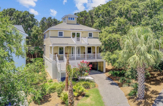 Wild Dunes Gem | Walk to Beach, Pool, & Screened Porch Lounging