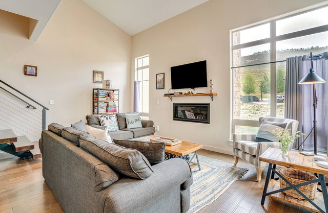 Steps to Conquest Ski Lift: Granby Home w/ Grill