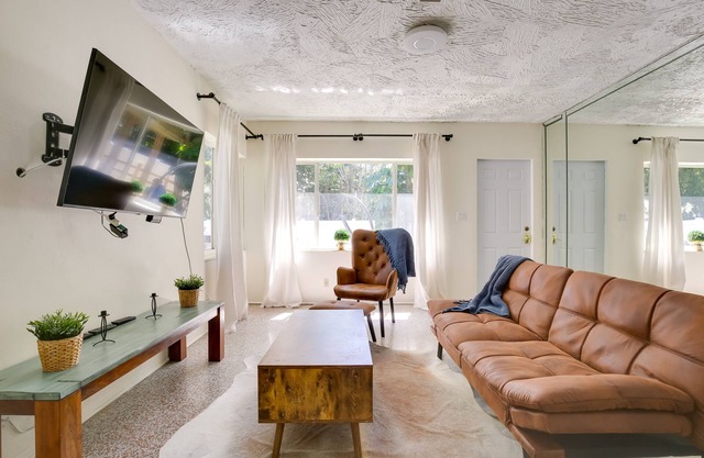 Steps to Deerfield Beach: Home w/ Private Patio!