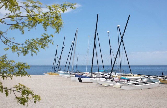 Steps to Jennings Beach and the South Benson Marina!