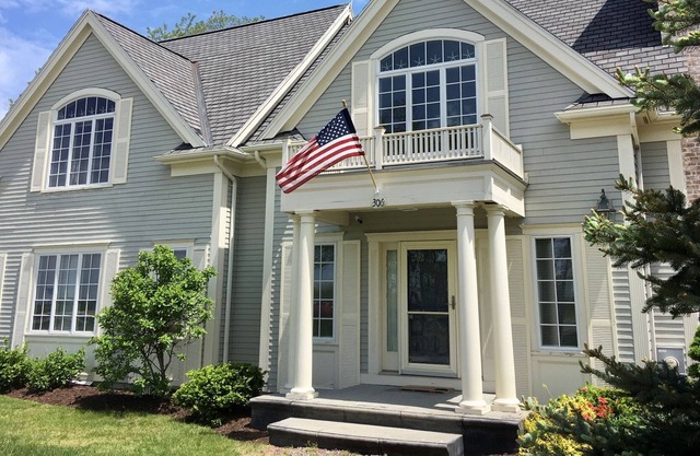 Steps to Millway Beach-Water views-Large Family Friendly Home, Pets OK, A/C, Wifi