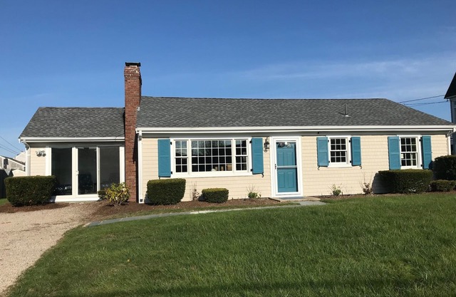 Schritte zum Ocean Beach, zu Fuß nach Falmouth Village, renoviert!