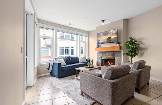 Steps to Pike Place 2BD Condo Water Courtyard View