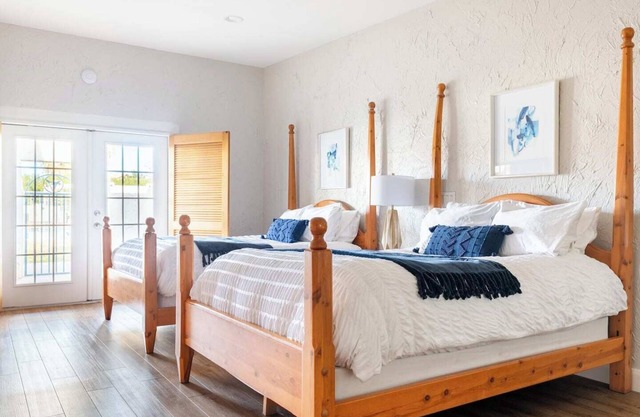 Spa Oasis - Steps from the Pool, Spa & Pickle Ball