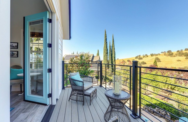 Steps to Sutter Creek: Chic Wine Country Cottage