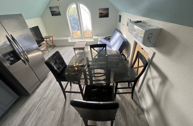 -PAMLICO PERCH- Entire Top floor with ocean + sound views from private deck.