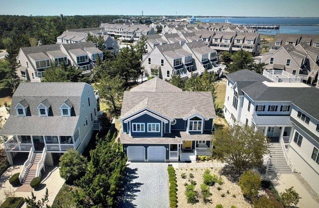 Schritte vom Strand entfernt, in nach Cape Shores mit eigenem Pier gesucht