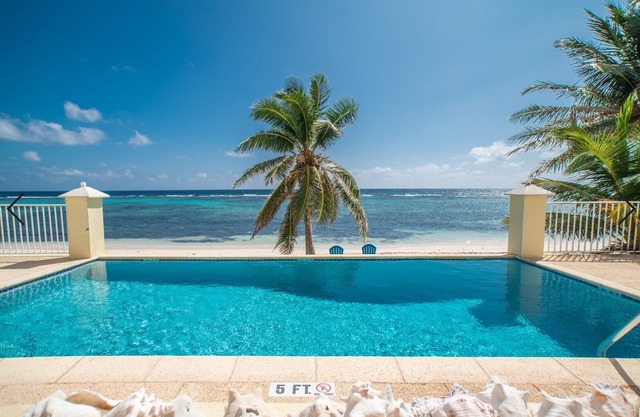 Steps to the Beach! 2bed/2.5bath condo - Seabreeze Villas
