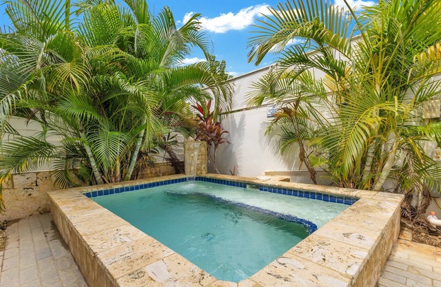 Steps to the Beach w/ Pool & Jacuzzi. Wave Coast Suite 8!