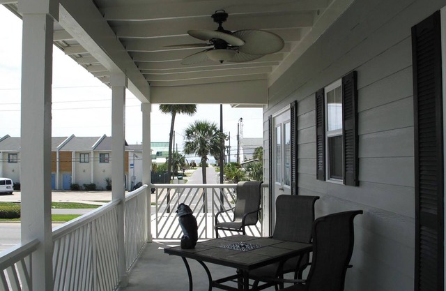 🏖️Steps to the Beach | Free Parking | Community Pool | Seaview Village #8🏖️