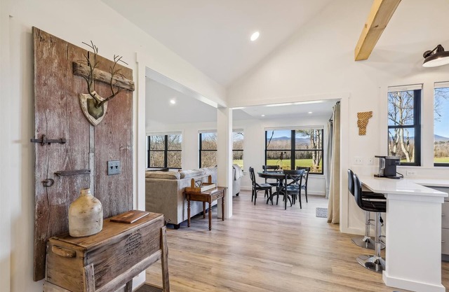 Sterling Ridge View: new 2 br, a/c, deck, Mansfield views!
